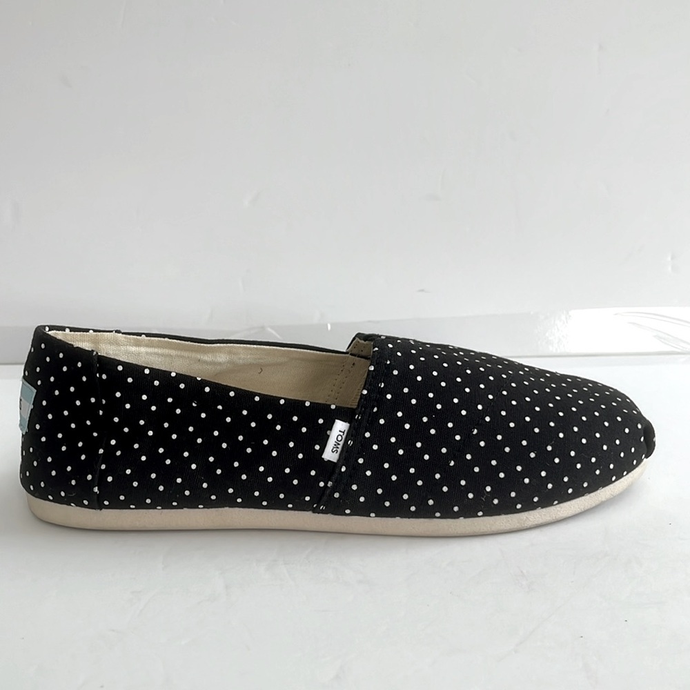 TOMS Classic Black Polka Dot Women's Slip-On Shoes Size 8.5 NWT - Picture 2 of 5
